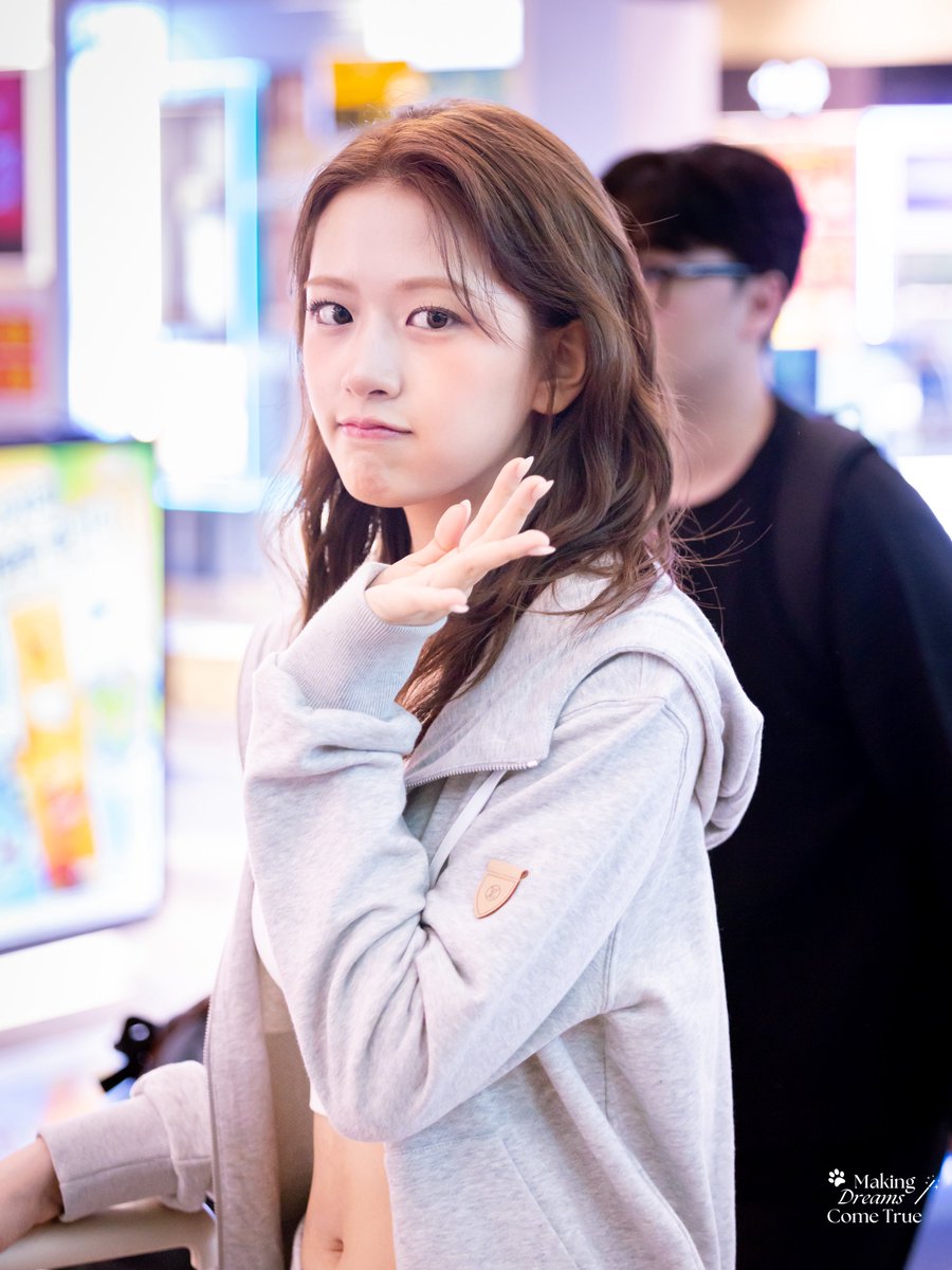 making_DCT's tweet image. 250719
📍🇰🇷 출국🛫 HD🪄
귀여워🫳🏻🫳🏻
#IVE #아이브 #アイヴ #AnYujin #안유진 #YUJIN #유진 #ユジン