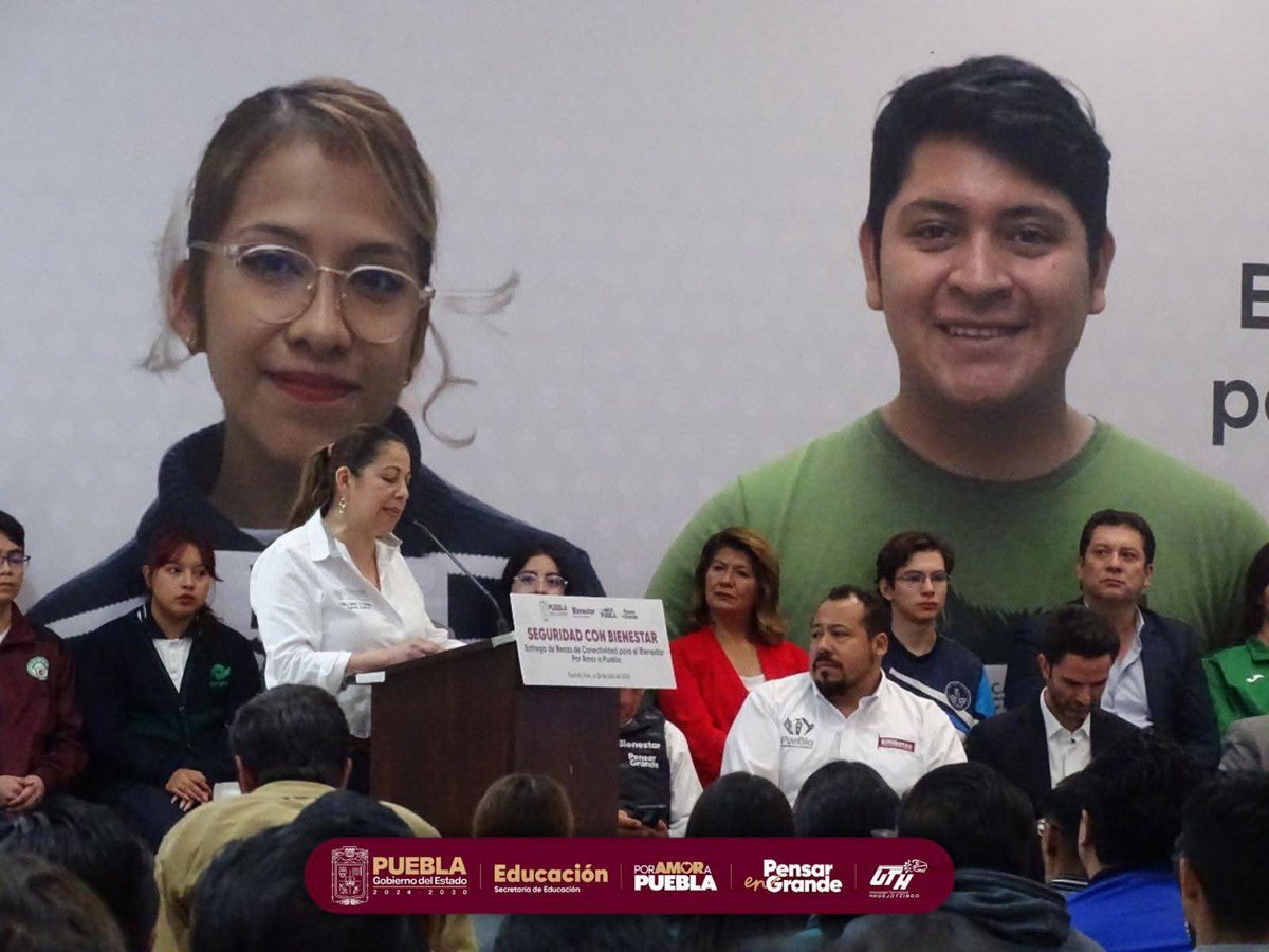 uthuejotzingo's tweet image. 📱 Estudiantes UTH reciben Becas de Conectividad para el Bienestar 2025

Gracias al programa impulsado por el gobernador Alejandro Armenta, las y los estudiantes ahora cuentan con conectividad gratuita, redes sociales ilimitadas....... facebook.com/share/p/14GVRD…