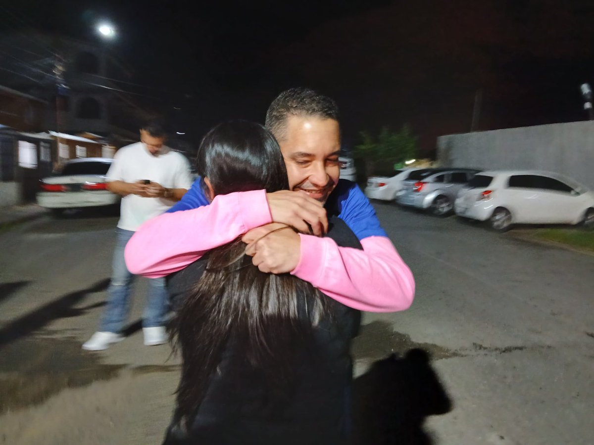 Hermano <a href="/PERIKLEAF/">ANGEL ARISTIMUÑO</a> no sabes cuánto nos alegra tu libertad y el reencuentro con tu familia, especialmente con tu bebé, a quien no has podido disfrutar por haber estado injustamente encarcelado.
