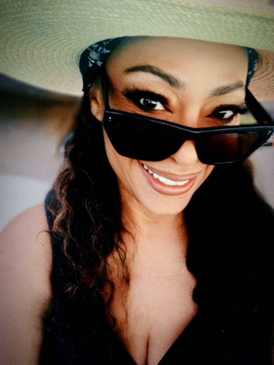 Jody Watley. ☀️ Weekend vibes—are you ready?

Poolside and feeling the groove with my new #1 Dance album “LET’S DANCE  Vol. 1 – Hit Them Beats” on repeat. 🪩🩷🩵🔥🎶🎧

Let’s take the good vibes into the weekend!

Download | Stream | Playlist | Get IN The Music!