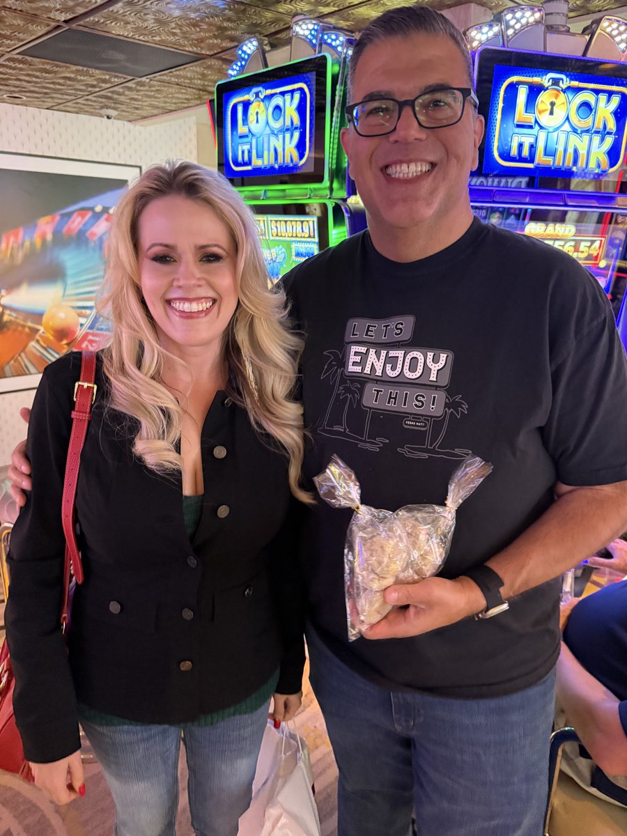 TheRealWBG's tweet image. Thank you Emily for the delicious treat. She made a special batch of vegan Mexican wedding cookies just for me! ☺️🍪(thegamblingchef.com)