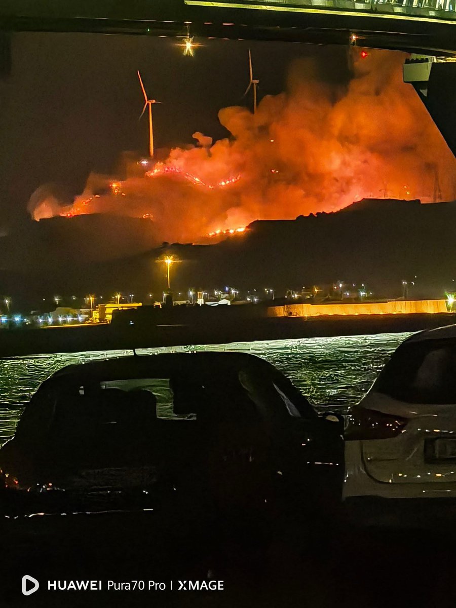 ForecastGreece's tweet image. 🔥 Μεγάλη #πυρκαγιά αυτή την ώρα στην #Ναύπακτο
Φώτο : Νίκος Καραπαπάς @forecastweather.gr