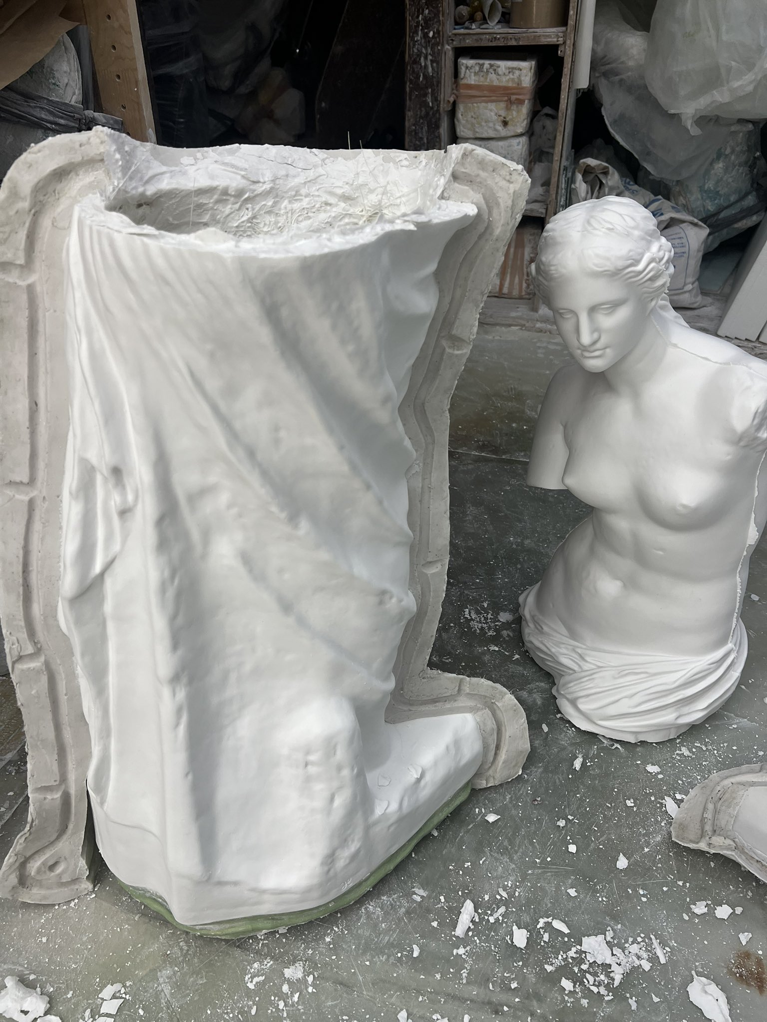 □□　古い壁掛け石膏像　□□ 岡崎市花沢石製の地蔵（合掌） | Jizo (prayer hands) made of