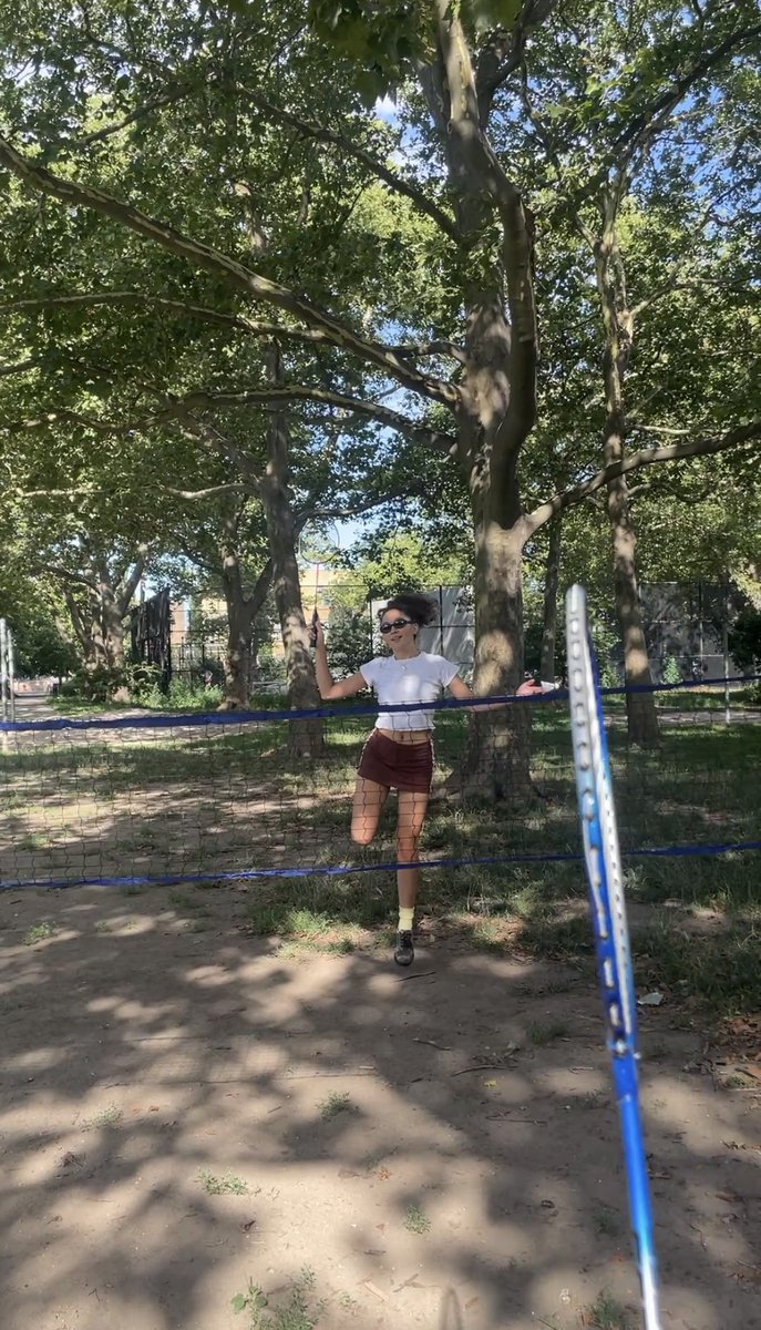 sh_wnee's tweet image. pov you’re beating me in badminton but I’m explaining my technique anyway