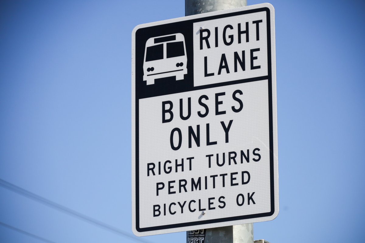 Our vision: a bus system where riders can “just show up” – no bus schedule needed. Recently complete 24/7 bus lanes along Aurora Ave N get us one step closer.

Here's why we're making Aurora Ave N bus lanes for buses around-the-clock: sdotblog.seattle.gov/2025/07/17/sea…