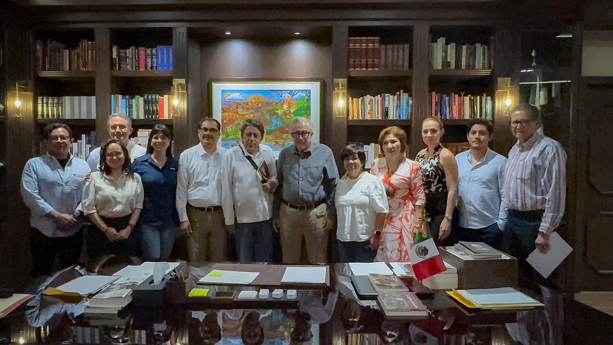rochamoya_'s tweet image. Tener una casa propia no es un lujo, es un derecho.
En Sinaloa, se construirán 36,918 nuevos hogares como parte del programa Vivienda para el Bienestar.
Junto con @EdnaElenaVegaR1 de @SEDATU_mx y Rodrigo Chávez de @CONAVI_mx, trabajamos para que miles de familias hagan realidad…