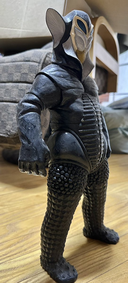 mt401218's tweet image. メフィラス星人
UFOキャッチャーの景品だったはず。
かなりの大味だけど、この30cmサイズだからそう見えるのかな?
数百円でゲットできた時代に戻ってほしい…