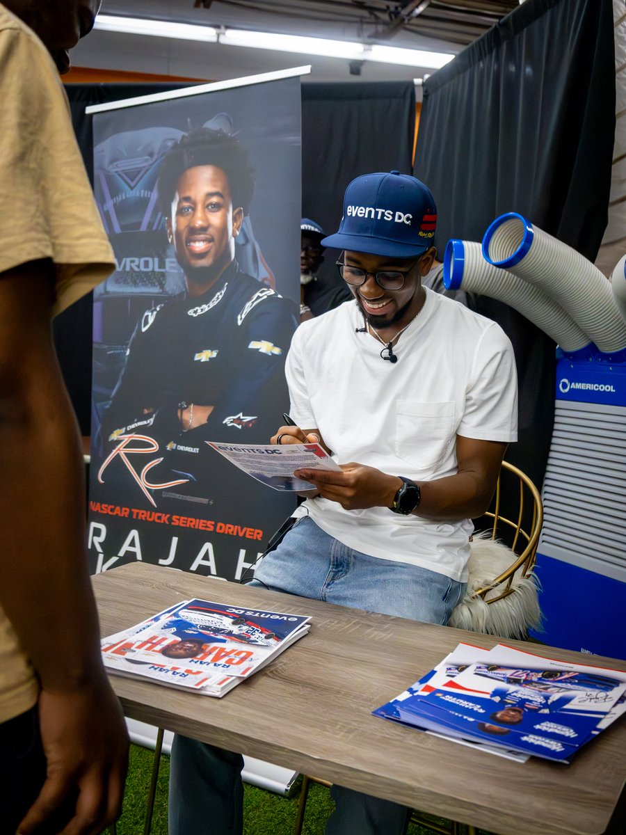 DOES_DC's tweet image. 🏁 Full circle moment! DC native & NASCAR star @rajahcaruth_ returned to speak with MBSYEP youth at H Street Main Street about motorsports & chasing big dreams.
He got his start through MBSYEP—now he’s inspiring the next generation.
Good luck in the BetRivers 200! 🙌🏆