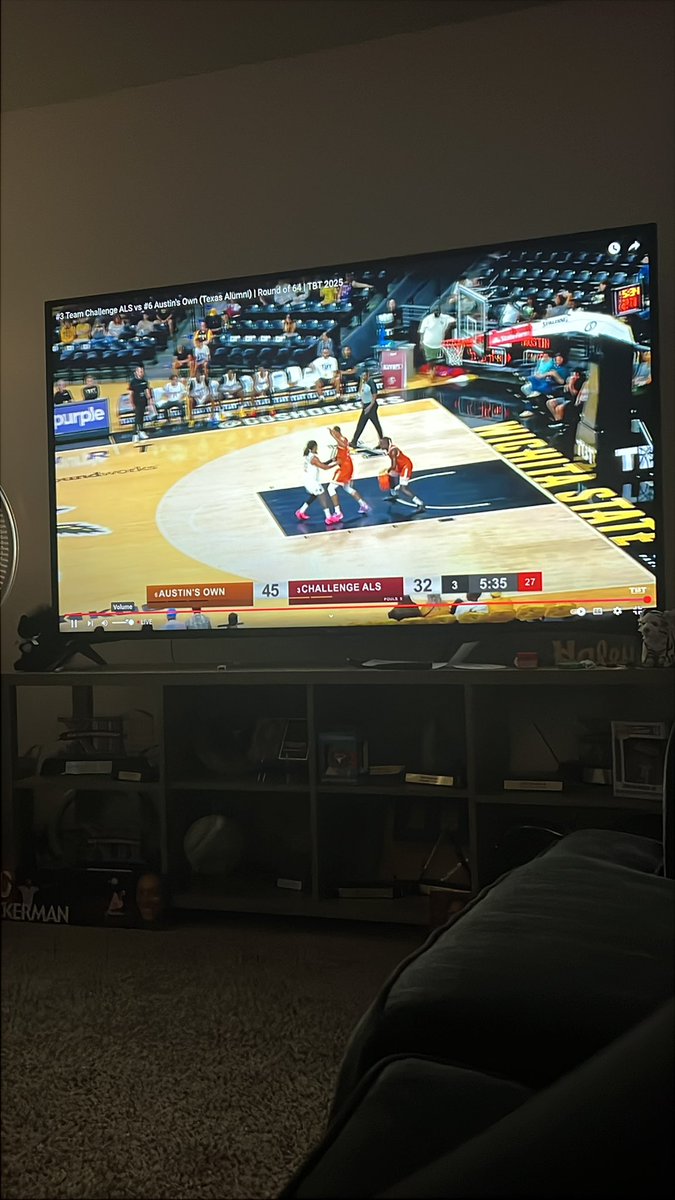 CoachHEckerman's tweet image. Tuned in to the Longhorn fam!!