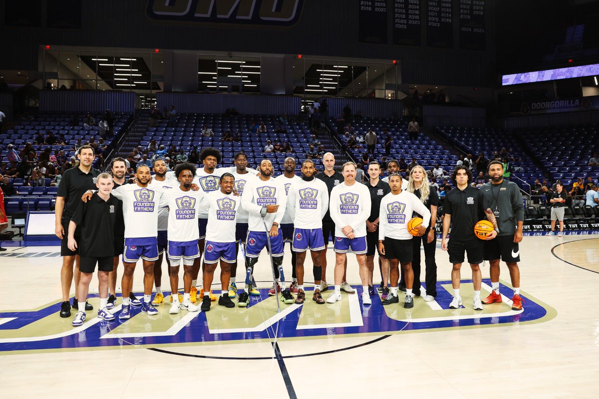 FoundFathersTBT's tweet image. Our squad!
Moments away from opening tip 🏀
🆚 NXT ERA ELITE
🏆 @thetournament
📍 Harrisonburg, Va.
🏟️ @aubc_jmu
🕗 8 p.m.
💻 YouTube.com/@The.Tournament