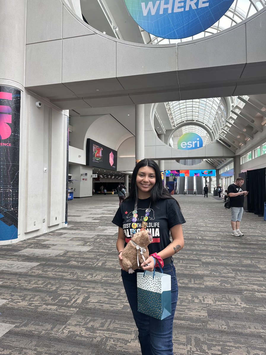OvertureMaps's tweet image. That’s a wrap on #EsriUC2025!
Thanks to everyone who visited #OvertureMaps, joined the Passport Adventure with @awscloud, @Meta, @TomTom, @Maxar, @nearmap & @conterra , and congrats to our Capybara winners 🧸✨
Grateful for this amazing community 💛