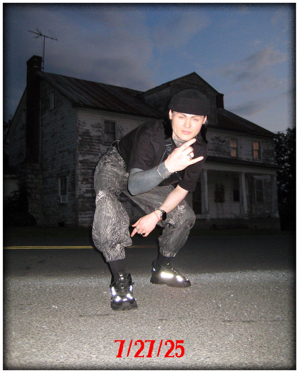TwinParanormal's tweet image. RT 🔔
Sunday - 7/27
1:00pm PST
We are bringing back the old style on how we would investigate!
This location turned out to be the scariest
places we've ever been to and the evidence we captured is mind blowing 😱
We can't wait to show you all!