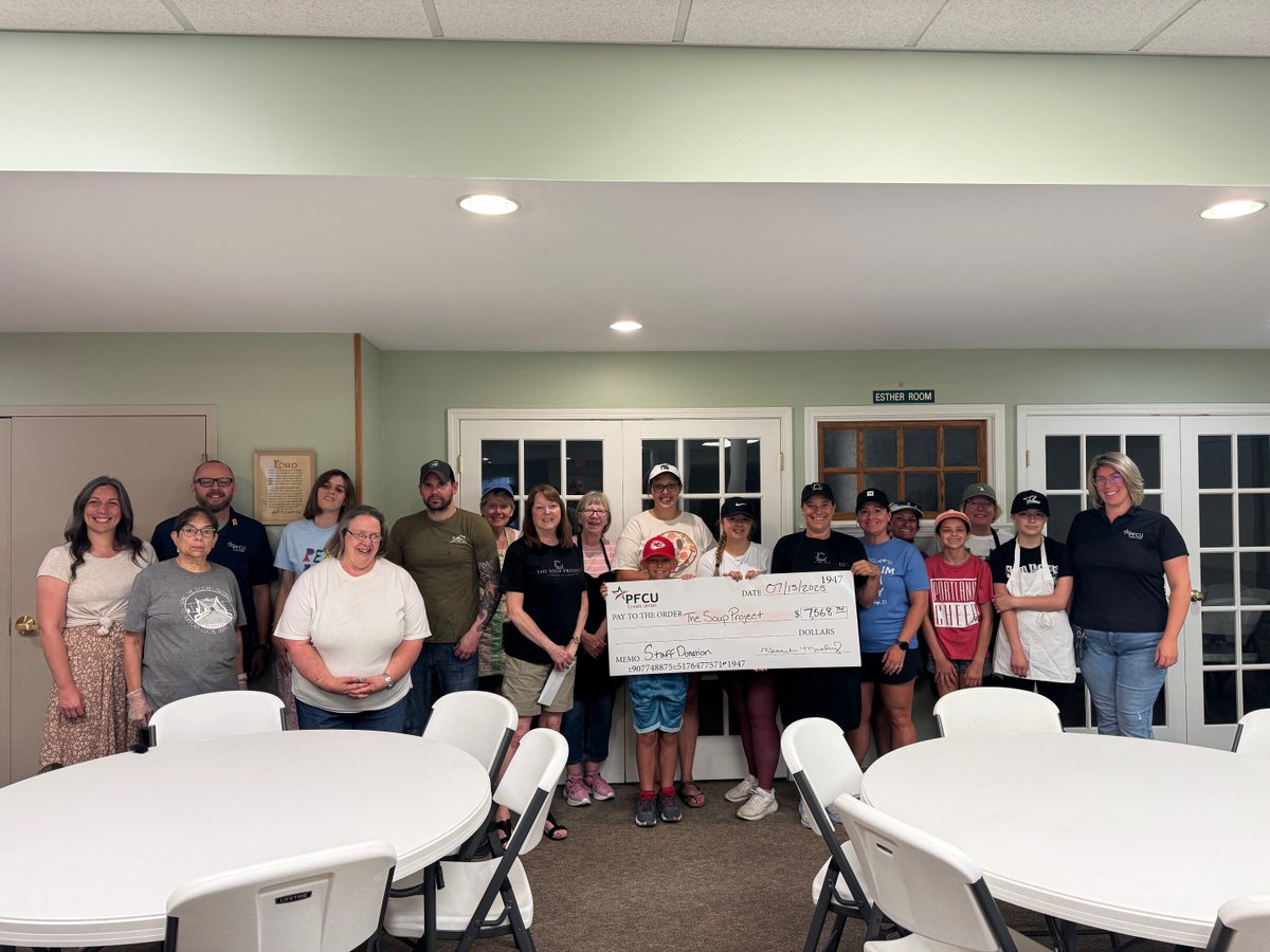 PFCU Credit Union Employees Donate to The Soup Project

theportlandbeacon.com/single-post/pf…