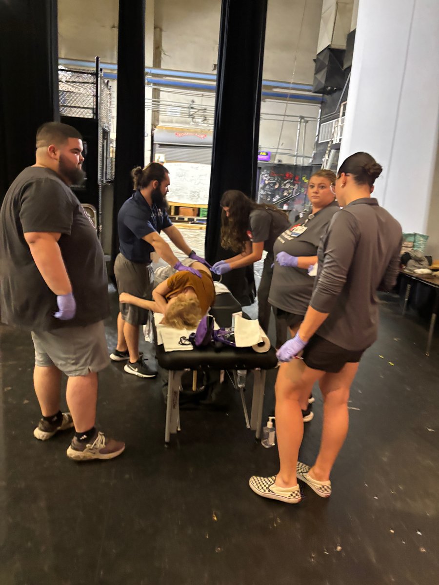 ActionMedCo's tweet image. Thank you @JDCHospital in Hollywood, FL for hosting us today for Exertional Heat Illness Management training!
🚑🔥 40 Athletic Trainers trained in real-time CRT insertion with standardized patients + hands-on scenario training. Confidence + Competence = #PitCrewSportsEmCare