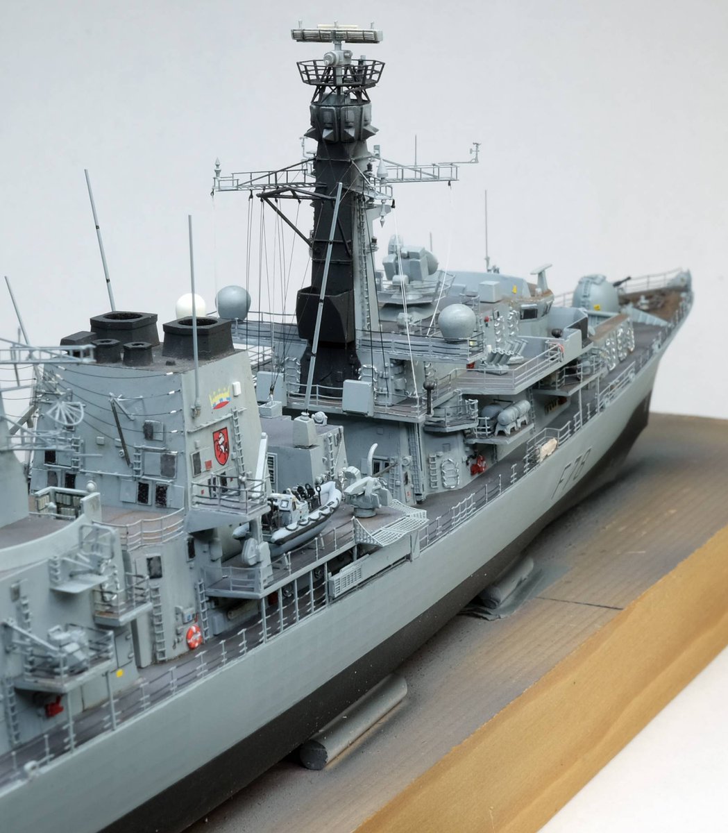 Tobiiro2's tweet image. TRUMPETER 1/350
HMS TYPE23 Frigate - Kent (F78)
(4/6)