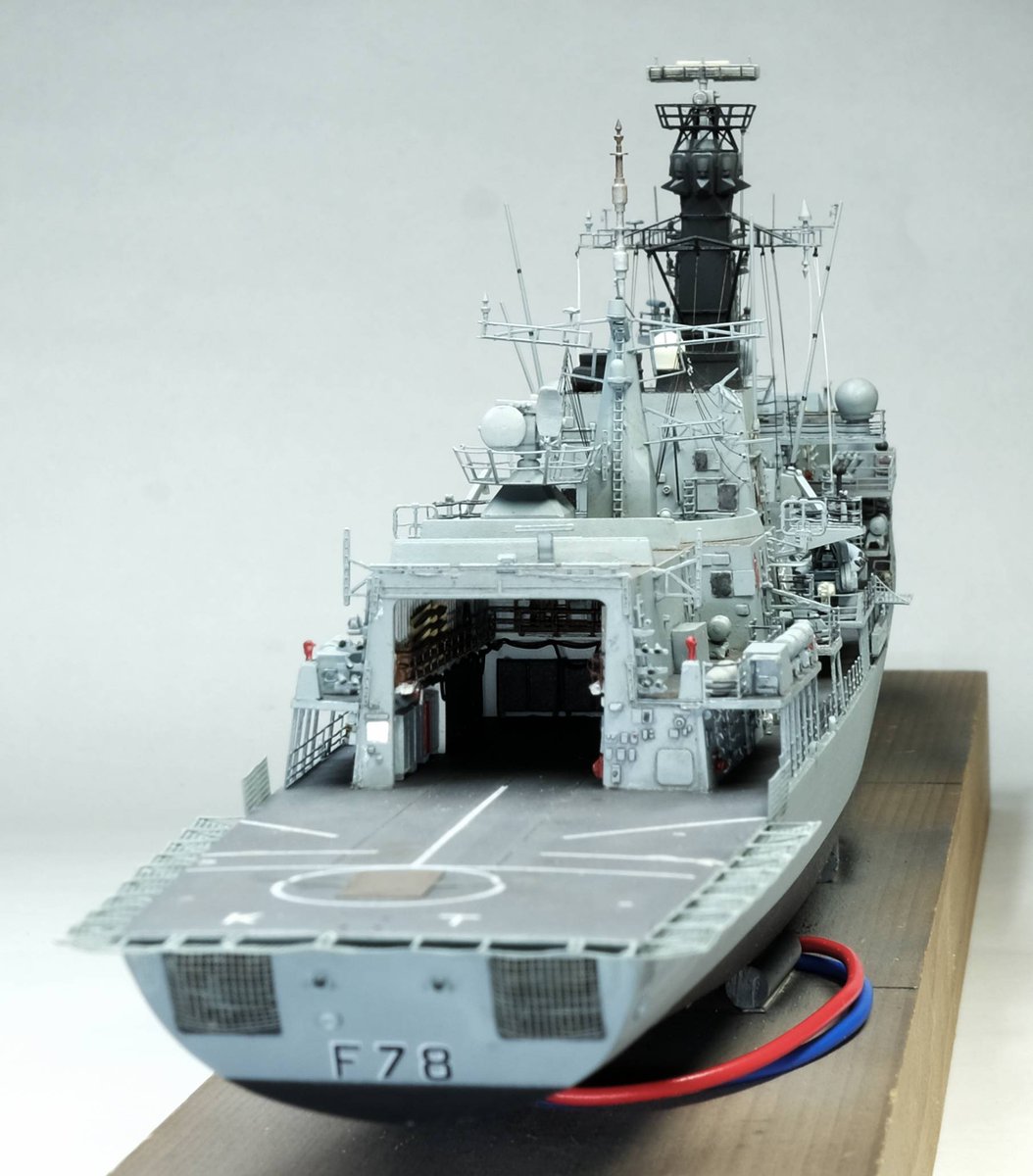 Tobiiro2's tweet image. TRUMPETER 1/350
HMS TYPE23 Frigate - Kent (F78)
(4/6)