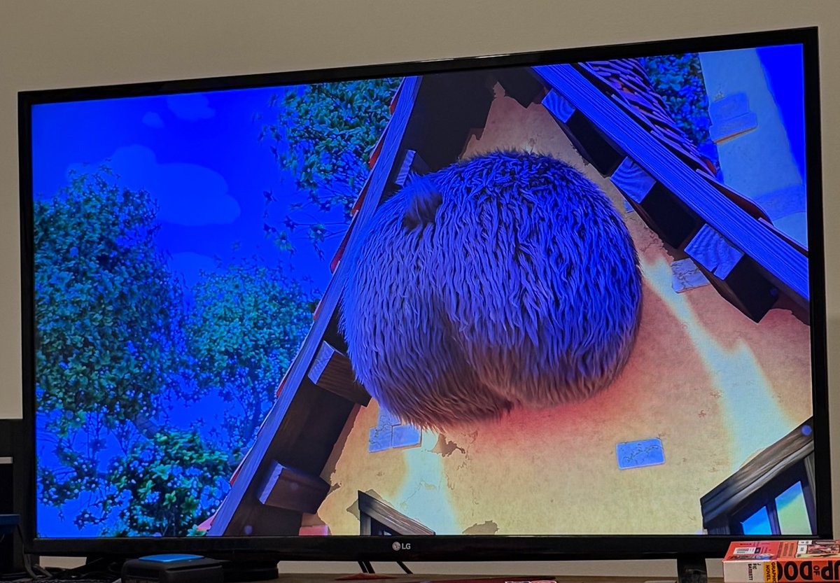 ElenaRunsNYC's tweet image. My kid is watching 7 bears on Netflix and I kid you not, in this episode a bear went to a witch to get a butt augmentation 🫠 after one too many rounds of augmentation it inevitably got too big 😩