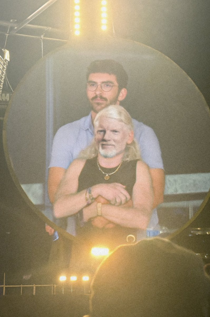 KickStreaming's tweet image. coldplay concerts really be wildin