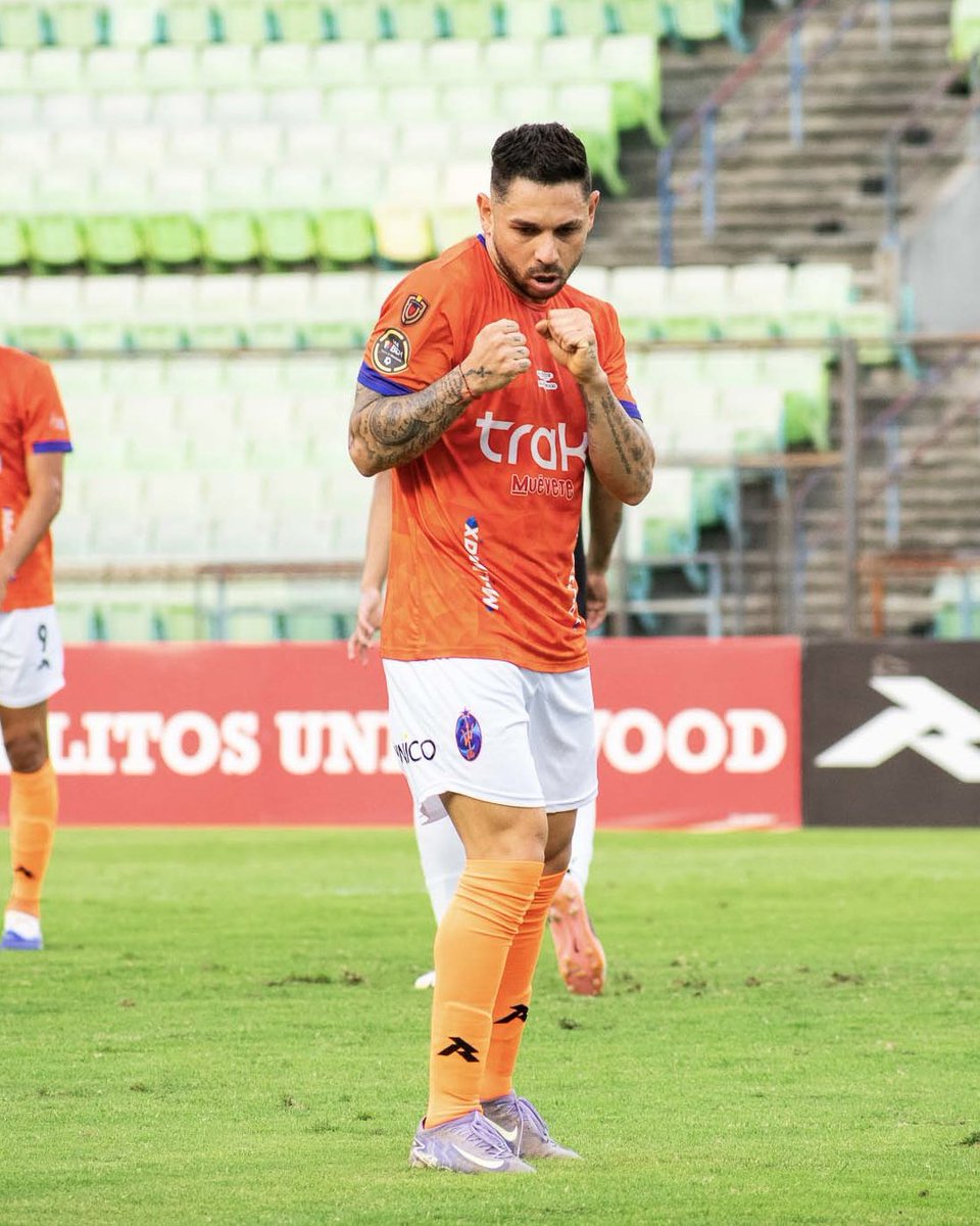 MoDo FUTVE (@modofutve) on Twitter photo 🔥 • ¡On fire! José Alí Meza extendió su racha goleadora 
👀 • El “7” de @dvolaguaira ha marcado en los tres primeros partidos del #Clausura2025  
😳 • El equipo naranja goleó 4-0 a @dvorayozuliano en el arranque de la Jornada 3 y se mantiene líder de ambas tablas 🔥 • ¡On fire! José Alí Meza extendió su racha goleadora 
👀 • El “7” de @dvolaguaira ha marcado en los tres primeros partidos del #Clausura2025  
😳 • El equipo naranja goleó 4-0 a @dvorayozuliano en el arranque de la Jornada 3 y se mantiene líder de ambas tablas