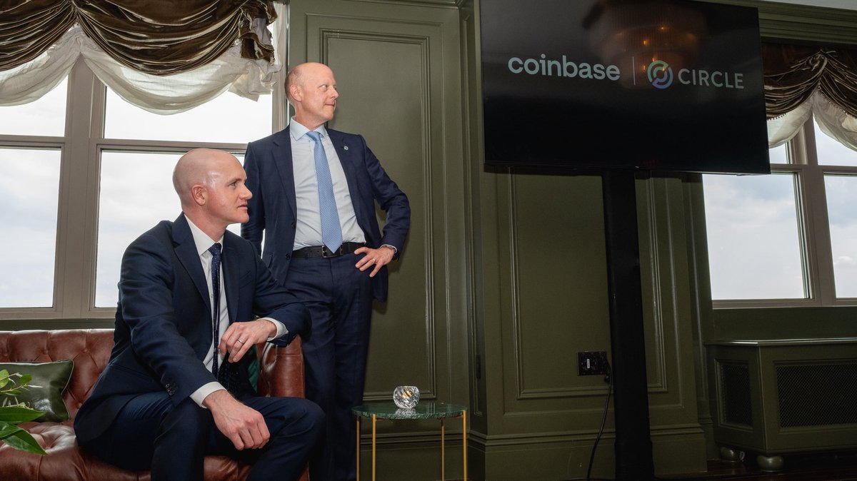 brian_armstrong's tweet image. It was a pleasure to celebrate the GENIUS act becoming law with @DavidSacks, @SenatorHagerty and @jerallaire. A historic day for the crypto industry.
We're unlocking the future of payment innovations - and we're just getting started.