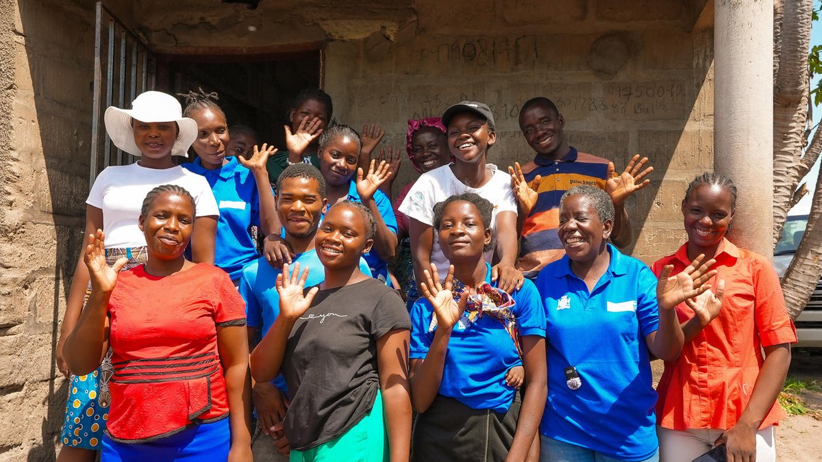 UNDP Africa (@undpafrica) on Twitter photo Turning Trash to Treasure♻️
In #Zambia 🇿🇲, Ndowana Farming Club turns poultry feathers into pillows, duvets & backpacks.
This is reducing pollution, creating jobs & empowering women.
Thanks to <a href="/GEF_SGP/">Small Grants Programme</a> for supporting this impact #ForPeopleForPlanet.
➡️bit.ly/4lV4FR2 Turning Trash to Treasure♻️
In #Zambia 🇿🇲, Ndowana Farming Club turns poultry feathers into pillows, duvets & backpacks.
This is reducing pollution, creating jobs & empowering women.
Thanks to <a href="/GEF_SGP/">Small Grants Programme</a> for supporting this impact #ForPeopleForPlanet.
➡️bit.ly/4lV4FR2