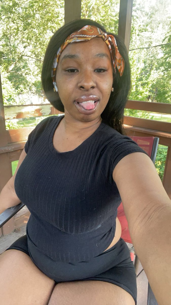 ladyl0v33's tweet image. It’s hot