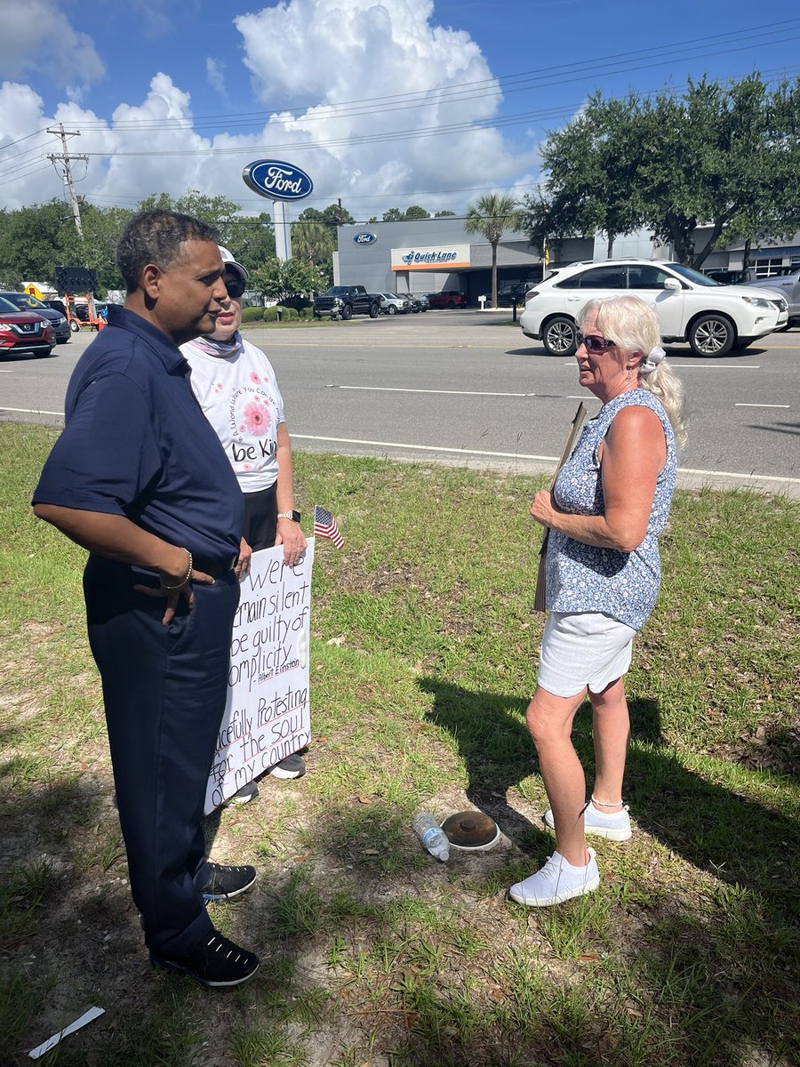 BrownforSC's tweet image. I had a great time connecting with folks in Georgetown and Pawleys Island yesterday. South Carolinians deserve a Senator who shows up, listens, and fights for them. In a moment like this, we need a fighter—and I’m ready to be that fighter for you.