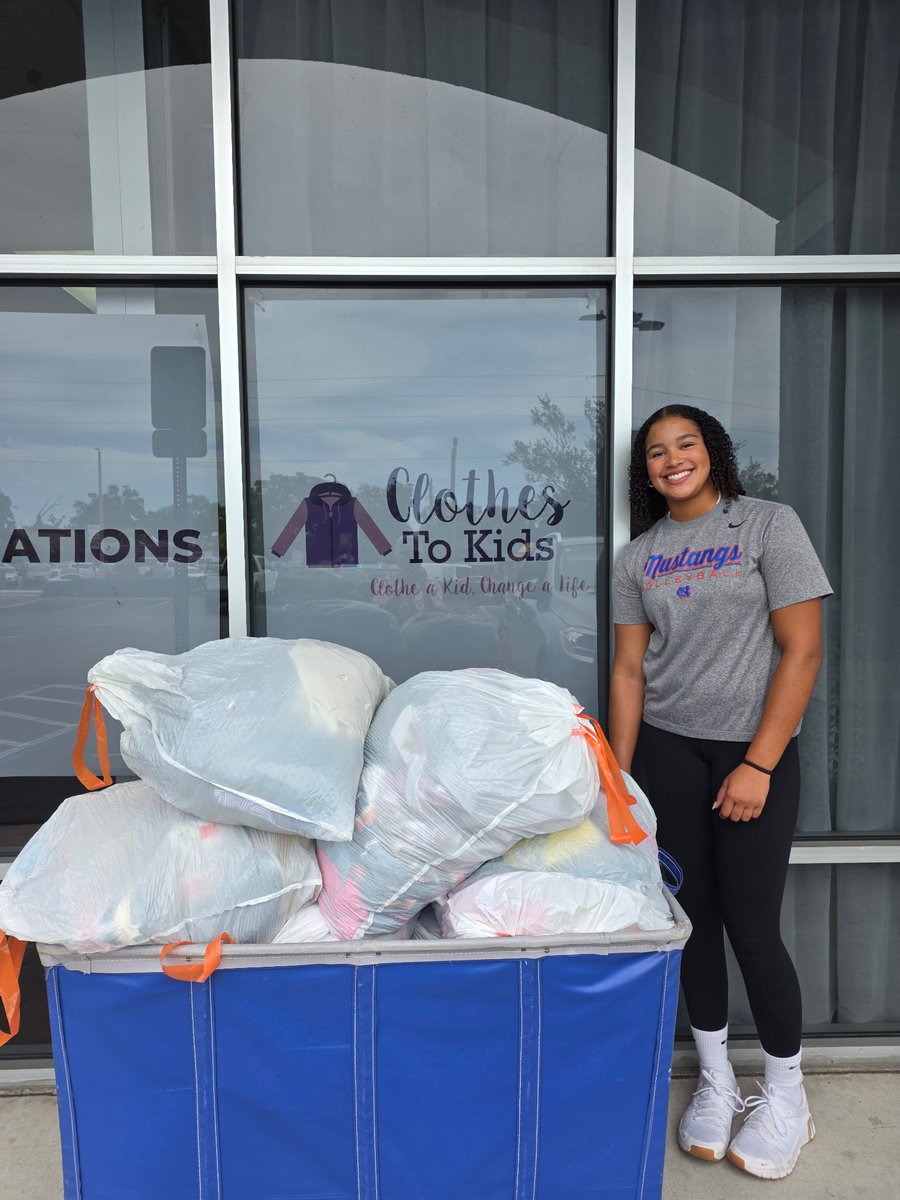 Thank you to all those who contributed to my clothing drive for @clothestokids.  I was able to donate 29 bags of clothes today to kids in need in Pinellas County!! 🙏🏽

#briellenestor #classof2027 #volleyballplayer #volleyball #communityservice #communityfirst #leadership