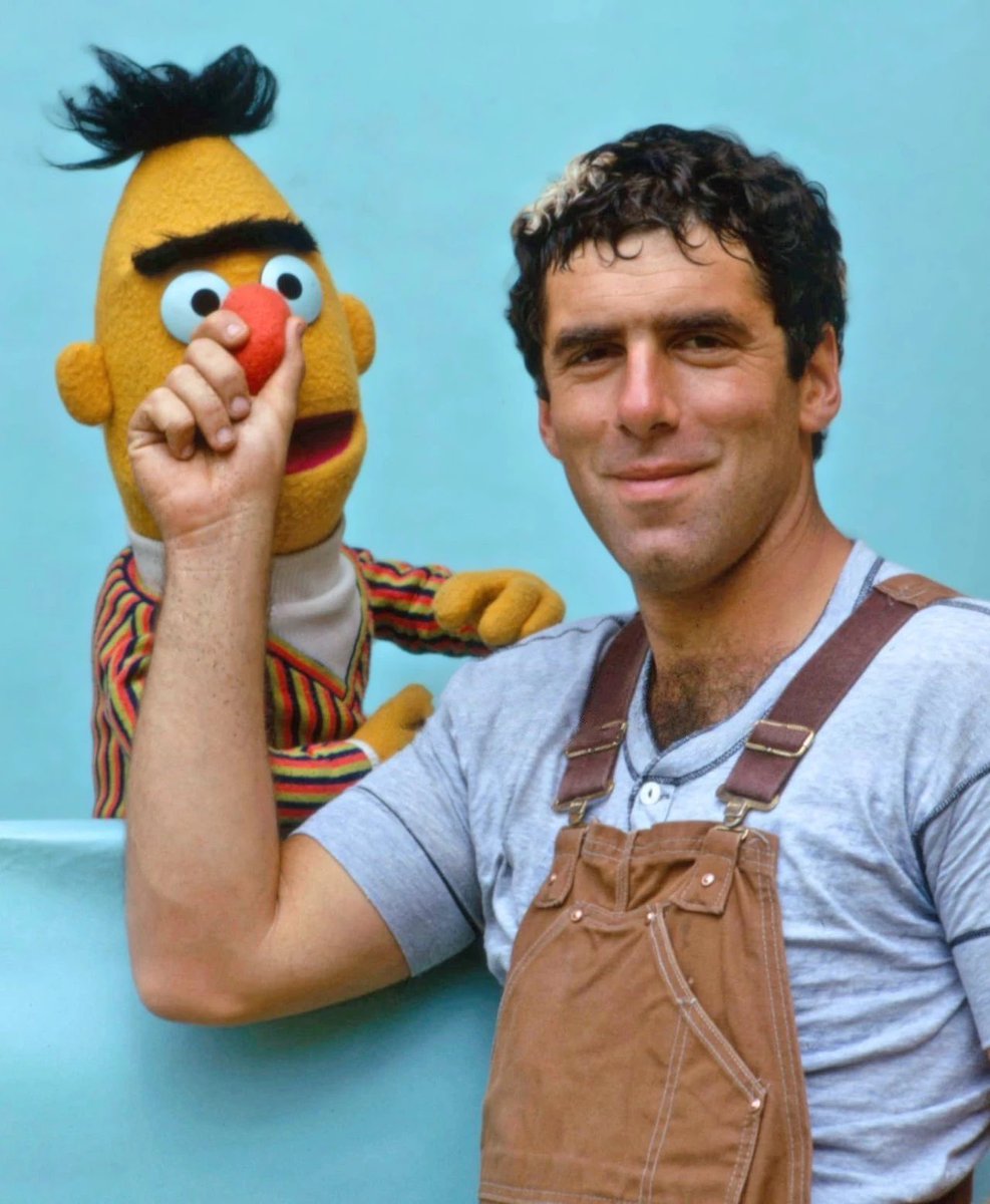 Tile3B's tweet image. Outtakes from Elliott Gould and Grover’s December 1974 TV Guide cover