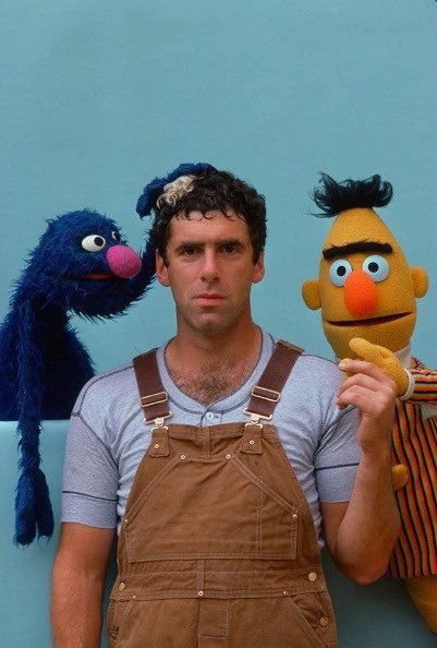 Tile3B's tweet image. Outtakes from Elliott Gould and Grover’s December 1974 TV Guide cover