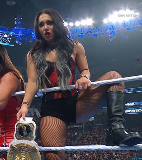 dxvertz's tweet image. friday night rox.