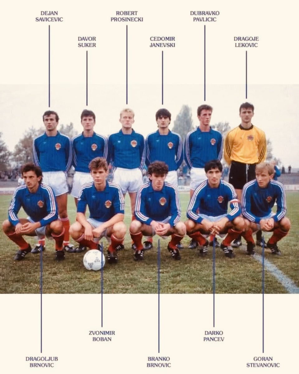 🔥 Una de las selecciones más talentosas que vio el fútbol… fue destruida antes de su consagración.

🏆 En Chile ’87, Yugoslavia salió campeón del Mundial Sub-20 con una camada destinada a hacer historia.

🔝Tenían una generación dorada: Davor Šuker, Boban, Prosinečki,
