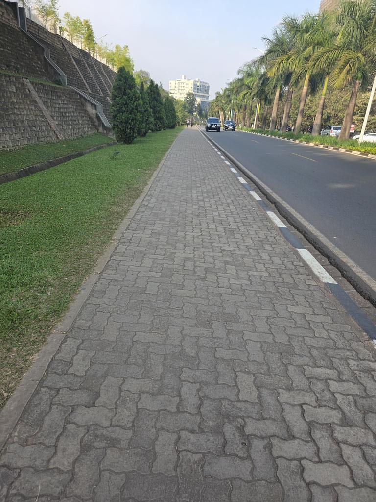 SemitalaFred's tweet image. Beautiful city with lots of clean, pedestrian-friendly, green spaces. If only @FlyRwandAir could be more organized  and keep on schedule! Delaying flights by 7 solid  hours  tests anybody&apos;s patience and is not aligned with the dream of Africa.