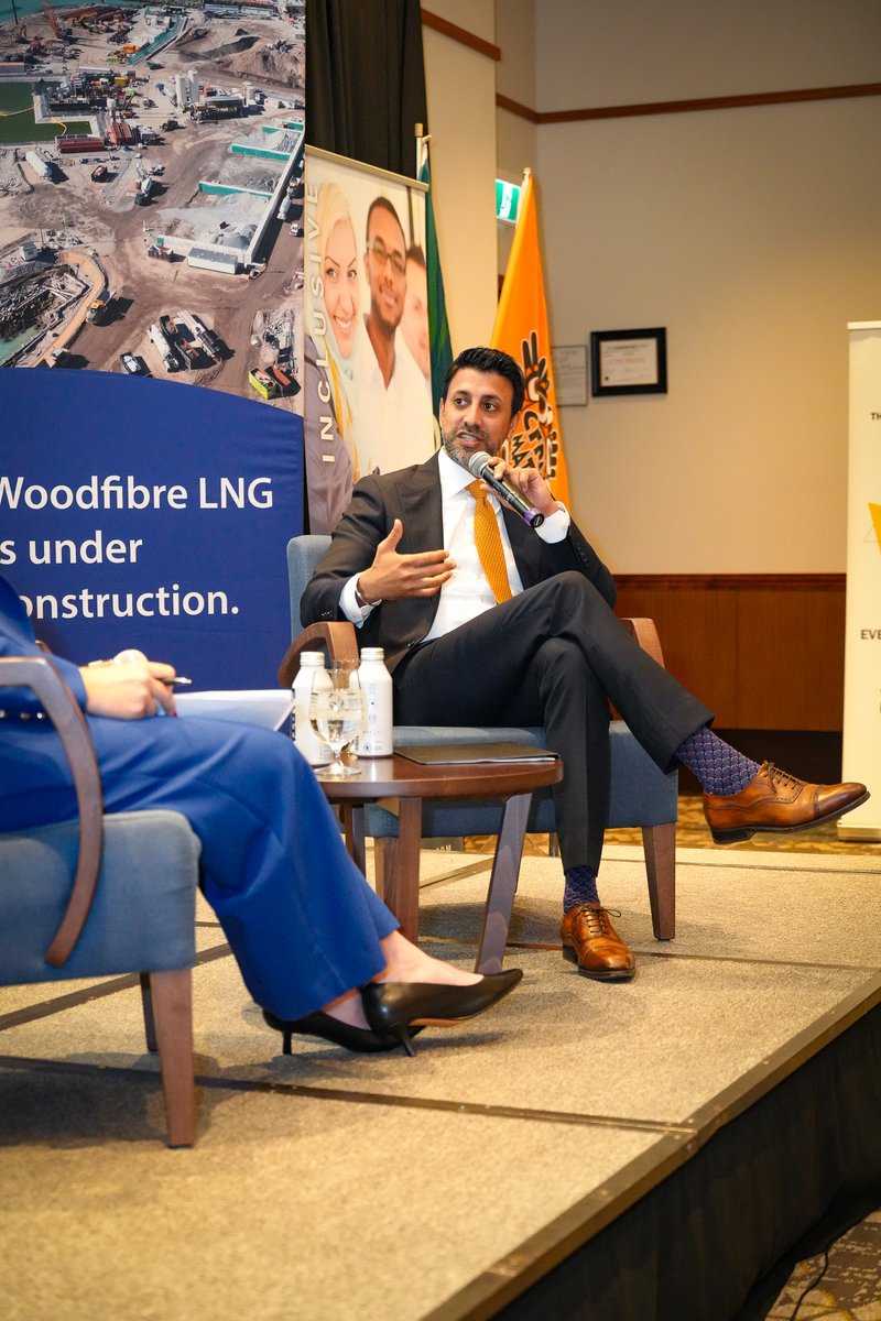 CommerceCanada's tweet image. Le ministre Sidhu a participé à un événement organisé par la Chambre de commerce de Surrey!
Sa participation souligne l’importance de donner aux entreprises locales les moyens de réussir sur les marchés mondiaux et de renforcer la présence économique du Canada à l’étranger.