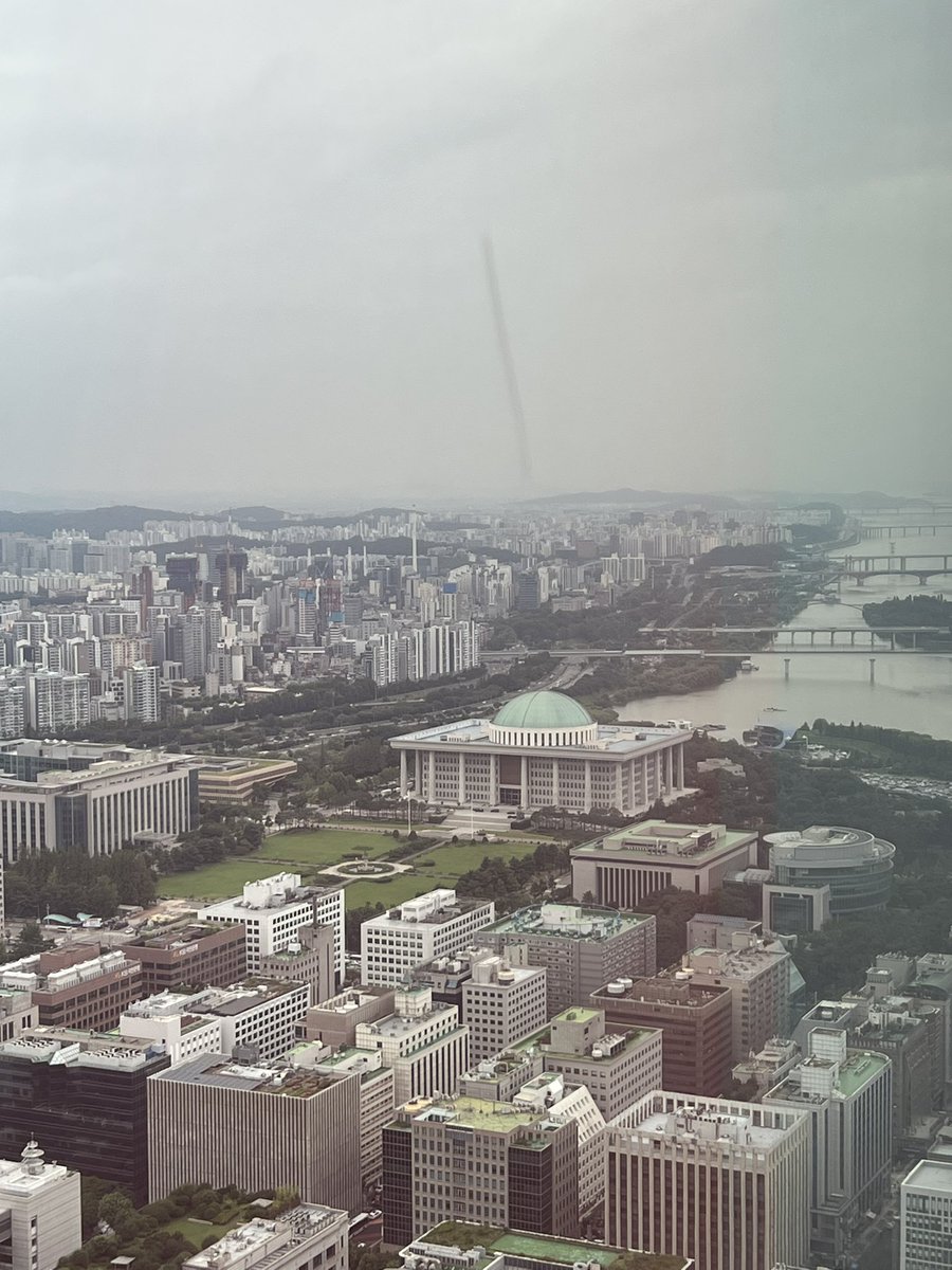 joesph_crypto's tweet image. Happy to visit the leading Korea's licensed exchange @CoinoneOfficial and exchange ideas—great insights from the leadership 👀