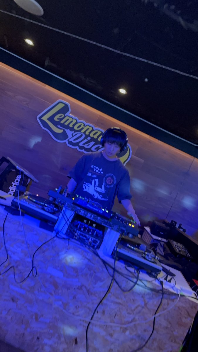 KMSN_koma_san's tweet image. 【DJやってます！中の人からのお知らせ🖐️】

実は…DJアカウントあります🎧→ @DJ_KMSN  
マッシュアップや音源公開中なので  
よかったらそっちもフォローしてー🔥

#KMSN #DJ #BassMusic #推し活もするDJ