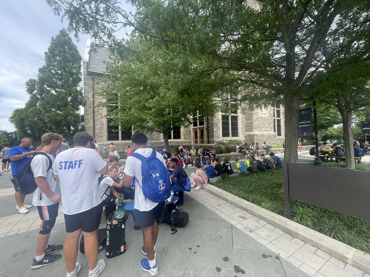 CoachRichHolzer's tweet image. Well thats a wrap 65 campers for week #3 of the @TouchdownDons camp. I think the kids had a blast. Look forward to having everyone back next year. We will be adding a skills camp and quarterback camp next summer.