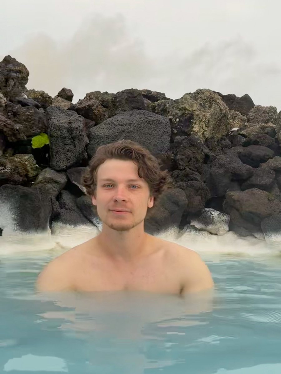 rosiiwun's tweet image. it’s cold outside