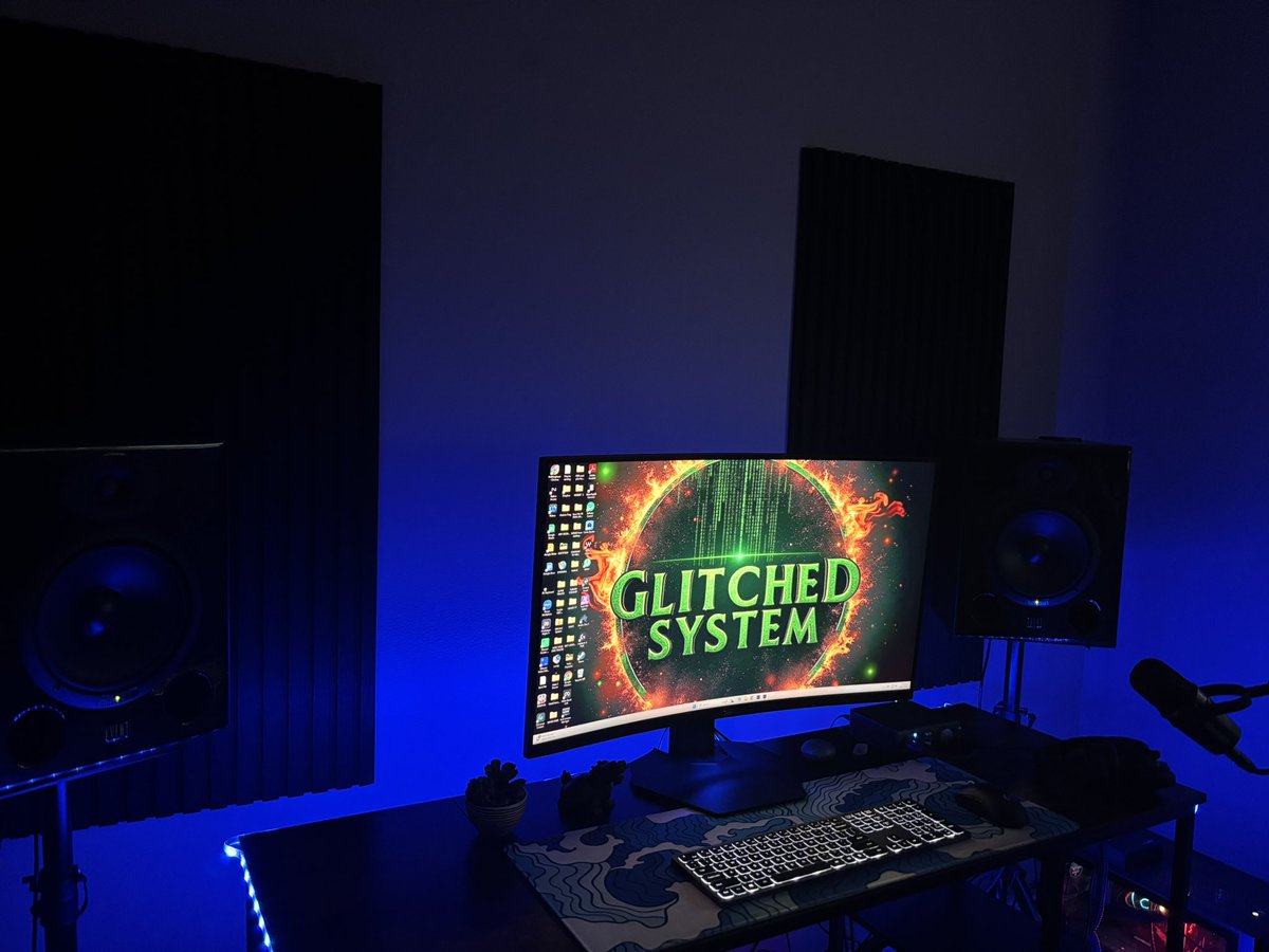 BlaseLestner's tweet image. I got the control room cleaned up, I’m getting ready to remix a song I did with UGGGY, called Drones. 🔥