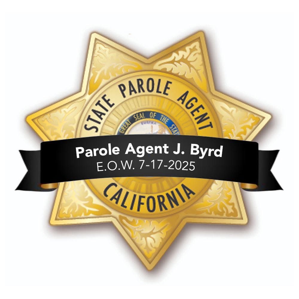 SacPolice's tweet image. Such a tragic past two days for law enforcement here in California. 

Our hearts go out to the loved ones of Parole Agent Byrd and the entire @CDCRCareers family. Agent Byrd was senselessly murdered yesterday in Oakland, CA. 

Additionally, we are mourning the loss of three…