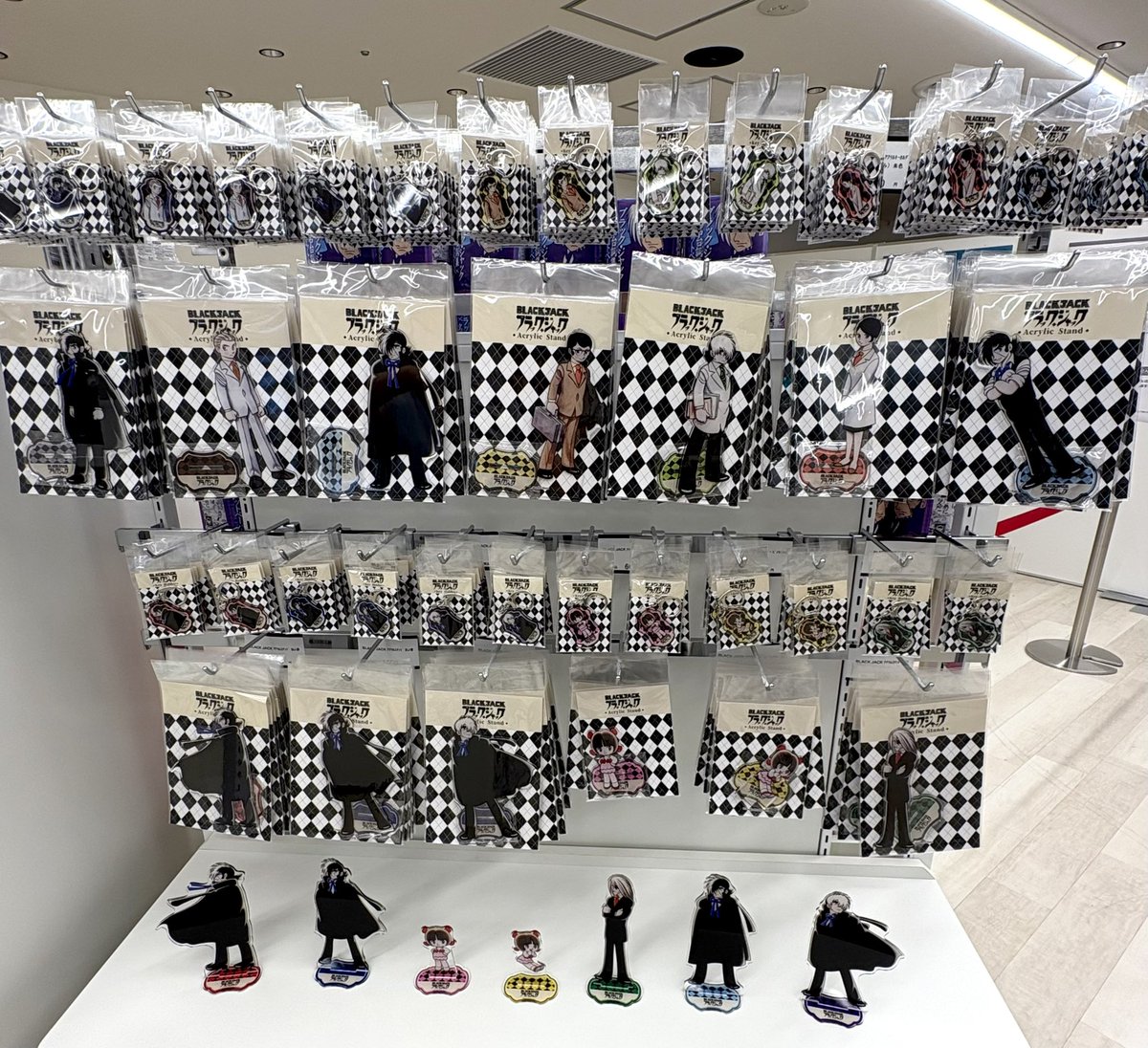 BLACKJACK__1973's tweet image. 名古屋・セントラルパーク地下街に期間限定POPストア「名もなきブラック・ジャックSHOP-白い正義編-」が本日オープン🎉
BJ限定グッズやコラボ商品他ねずみさんグッズも盛りだくさんでお待ちしております✨
🔻詳細
tezukaosamu.net/jp/mushi/entry…
#ブラック・ジャック #名もなきねずみ #名もなきbjSHOP