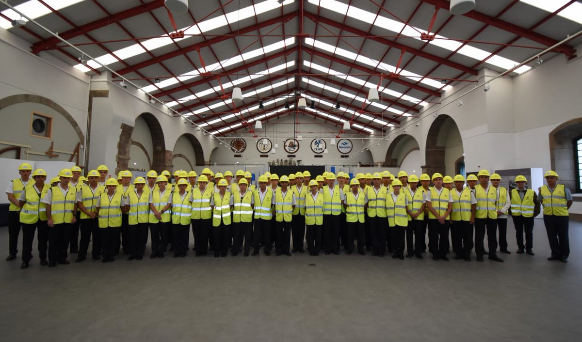Fragata ARA "Libertad".
Ferrol, España - Como parte de las actividades profesiomales previstas, los Guardiamarinas en Comisión visitaron el Astillero Público NAVANTIA.
Allí pudieron apreciar las líneas de producción y montaje de la Fragata F-110.