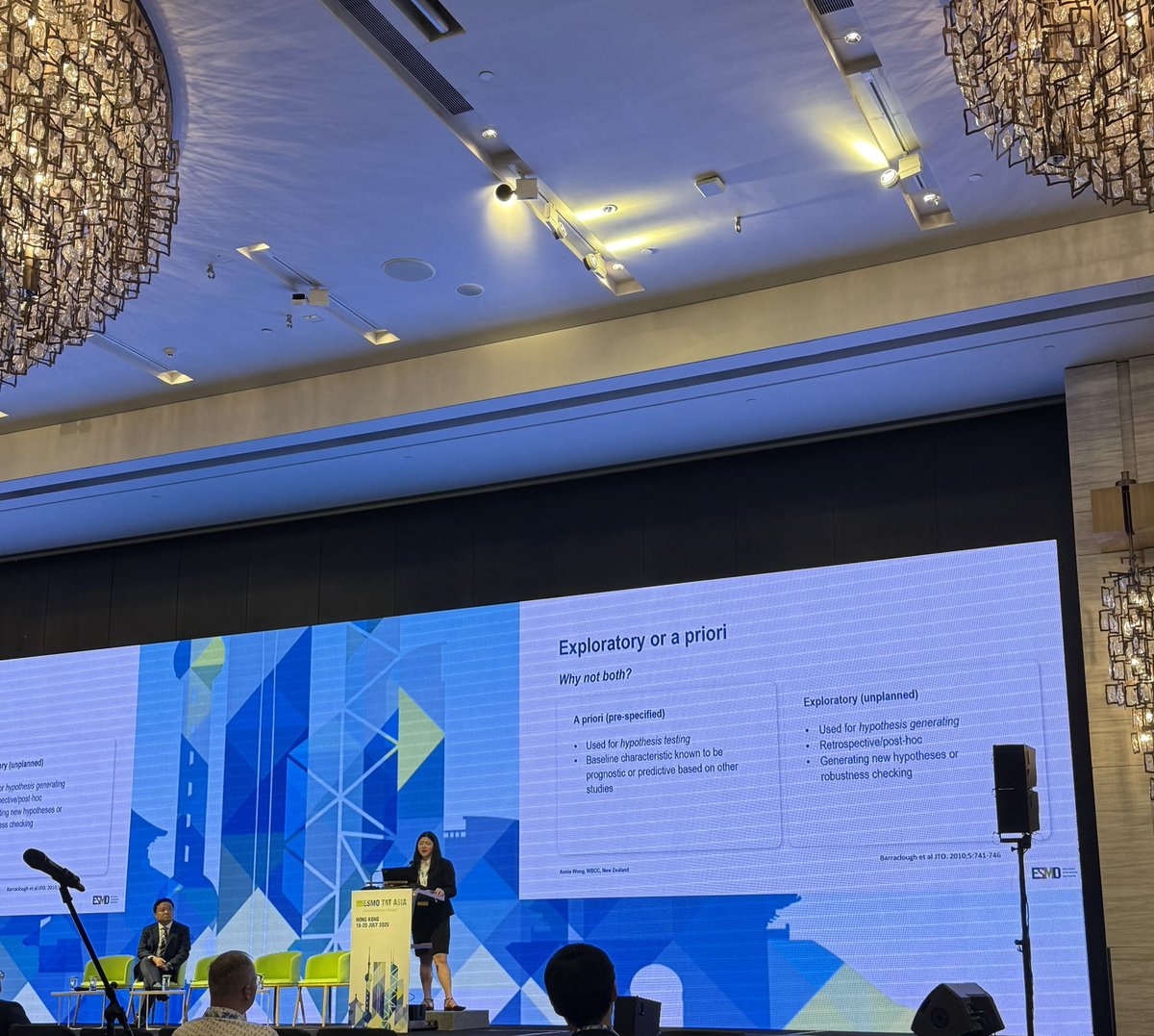 omalirp's tweet image. Early start to Day 2 #ESMOTATAsia25 with some stats! Dr @anmwongNZ on how to report subgroup analyses in RCTs; IPASS as a good eg w good biological rationale; limitations of a priori & exploratory; photos of Prof Mok an added bonus 🤣 @myESMO