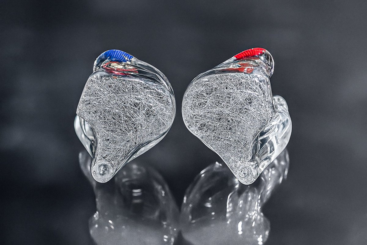 HIDITION's tweet image. Glass Fiber1 (Bright) plate
& Clear (T1) unit shell option.
Here is the result. ✨
#Hidition #ciem #iem #inearmonitor #stage #rockstar #하이디션 #인이어 #커스텀인이어 #헤드폰 #이어폰추천 #끝판왕 #インイヤー #イヤホーン #有線イヤホン #オーディオ #耳机 #音响