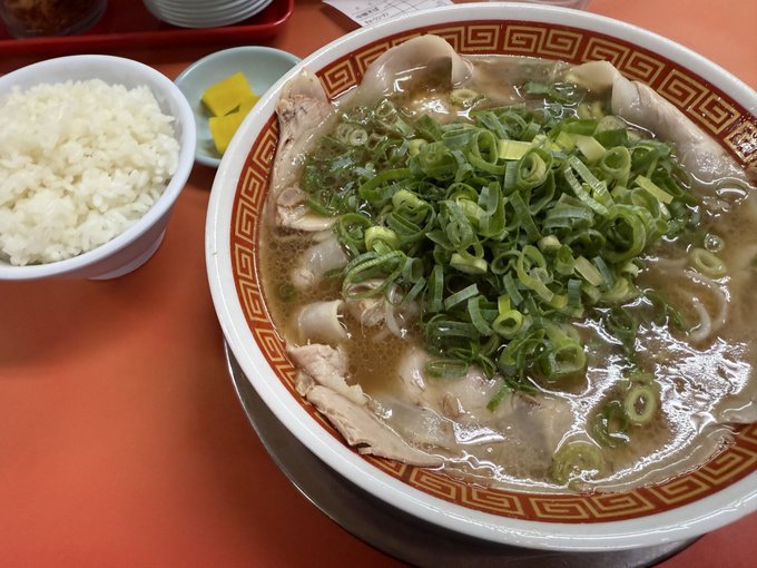 朝起きたらラーメン食べたくなったから食べに行った 