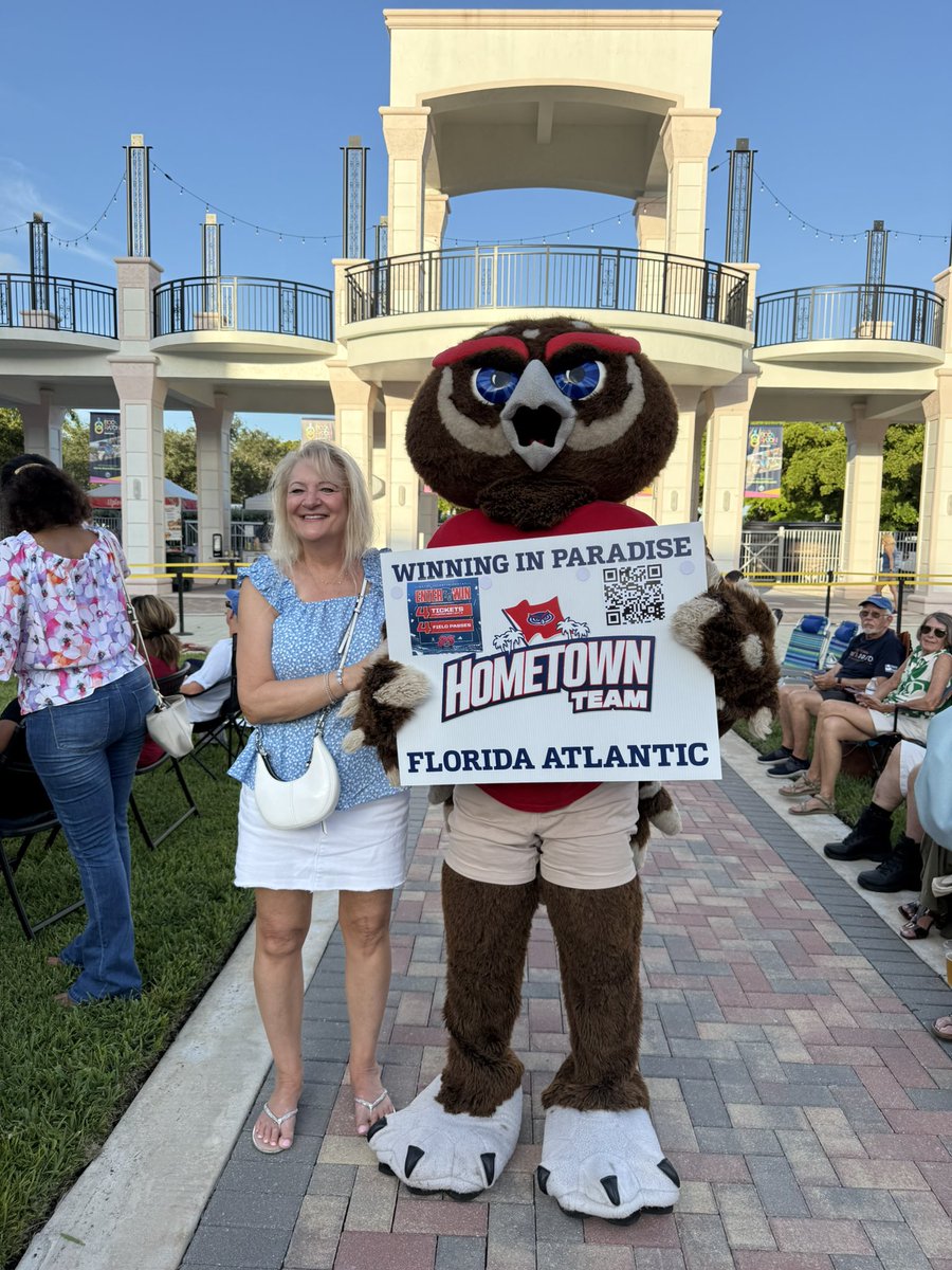 FAUAthletics's tweet image. Owlsley spreading the word at Mizner Park! Support your Hometown Team! 🗣️
#WIP🏝️