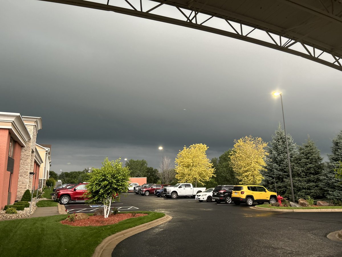 <a href="/NWSTwinCities/">NWS Twin Cities</a> <a href="/BoKnowsWeather/">Bo Cole</a> <a href="/ChrisReeceWX/">Chris Reece</a>  #mnwx