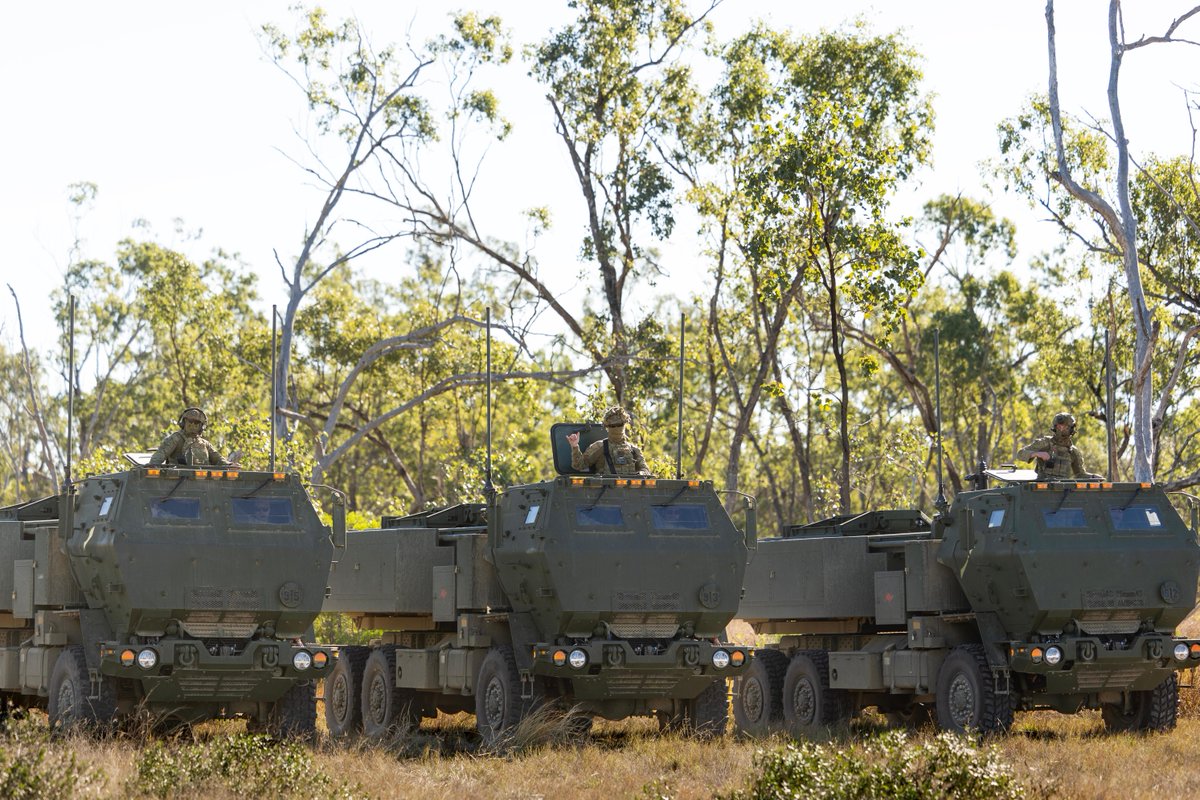 AustralianArmy's tweet image. Locked & Loaded ๐๐จ
#AusArmy and Singaporean Armed Forces HIMARS operate alongside Republic of Korea Marine Corps K1 Main Battle Tank during @TalismanSabre fire power demonstration.
๐ธ LSIS Susan Mossop/ CAPT Karam Louli