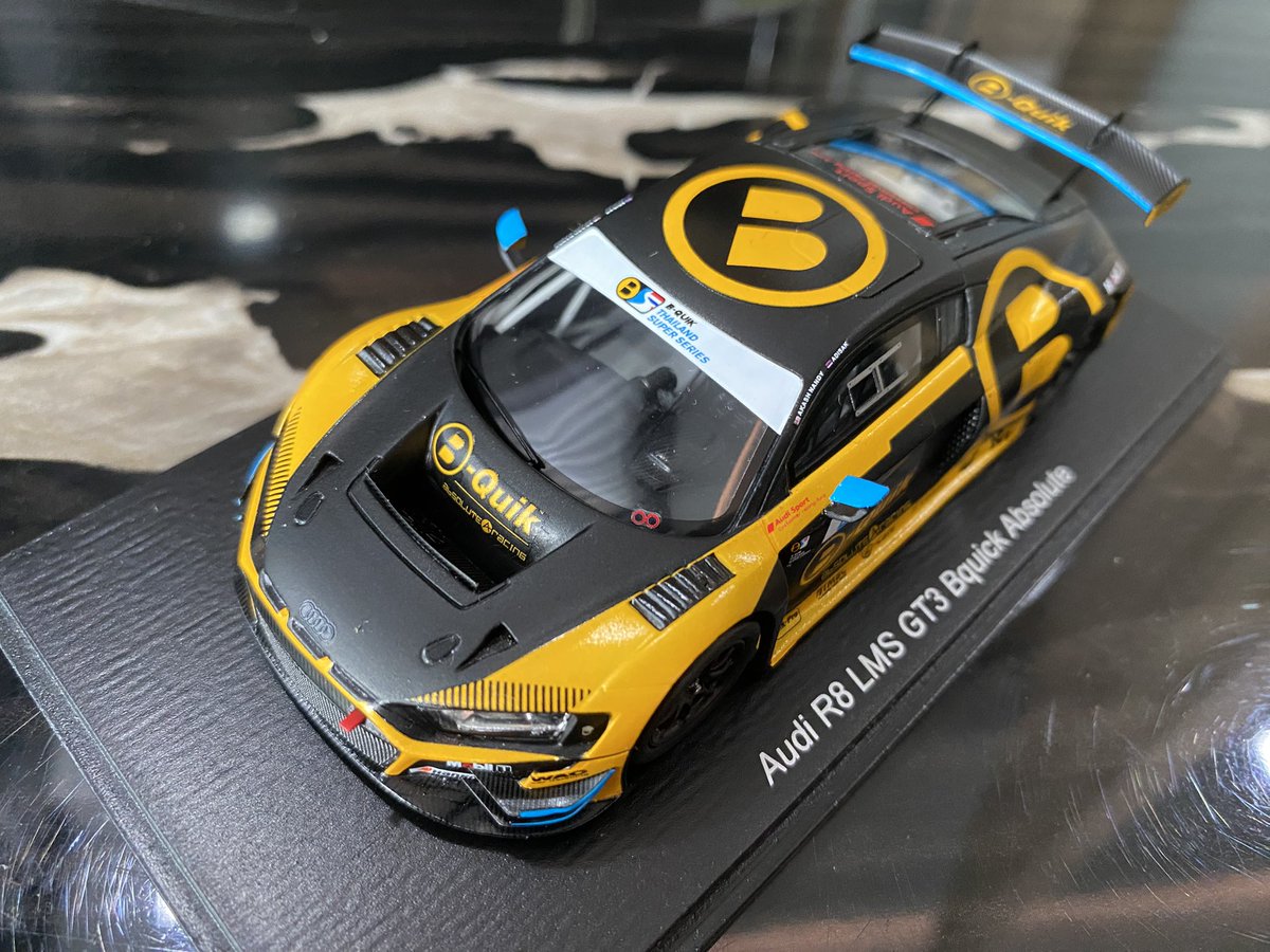 yoshilaigu's tweet image. 1/43 Audi R8 LMS GT3 B-Quik Absolute
Bangsaen GP2025にて購入。

Spark 特注モデルでまさか販売されているとは知らなかった。買えて良かった。

#bangsaengrandprix2025 #ThailandSuperSeries #Absoluteracing