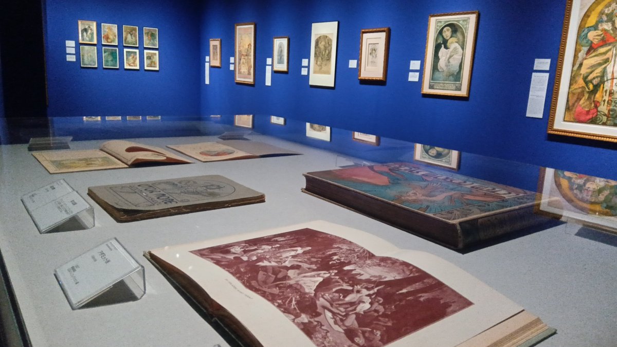 【開幕しました！】
本日１０時より
福井会場が開幕しました！
本展では
過去最大数の作品を展示します‼️

巨匠アルフォンス・ミュシャの世界を
リアルとデジタルの双方向で
楽しめる展覧会👀✨
お見逃しなく❗️🦕🤍

============

🌷ミュシャ展　～アール・ヌーヴォーの女神たち～
🌷開催概要
会期